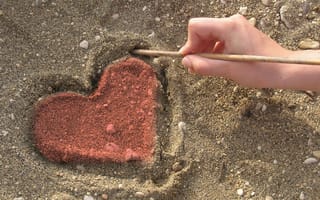 Картинка Сердце на песку