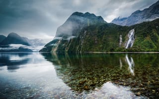 Картинка Новая Зеландия, горы, гора, природа, скала, вода, озеро, пруд, отражение, облака, туча, облако, тучи, небо, облачно, облачный, туман, дымка