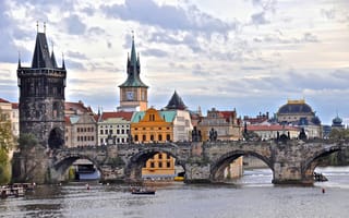 Картинка Прага, Чехия, Карлов мост, дома, река Влтава