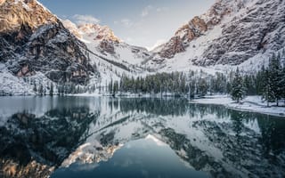 Картинка Прагсер Вайлдзее, Италия, зима, зеркальное озеро, пики, горный хребет, ледниковые горы, пейзаж, 8k, отражение, заснеженный, 5к