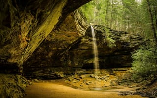 Картинка Hocking Hills State Park, лес, Ohio, скалы, пейзаж, водопад, осень, Ash Cave Falls