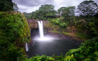 Картинка Гавайи, водопад, пещера, лес, мини-озерцо, пейзажи