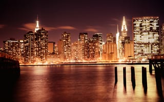 Картинка Manhattan, высотки, USA, город, США, дома, Крайслер-билдинг, Эмпайр-стейт-билдинг, New York, NYC, река, New York City, Нью-Йорк, Empire State Building, свет, Манхэттен, огни, Chrysler Building, небоскребы, здания, вечер