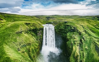 Картинка Исландия, Iceland, Green Grass, Skogafoss Waterfall, Водопад Скогафосс, Зеленая трава