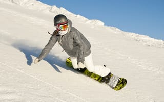 Картинка snowboard, горы, зима, девушка, спуск, снег, сноубординг, сноубордист, ратрак