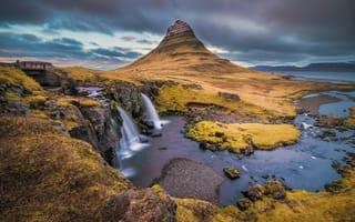 Картинка гора, водопад, река, тучи, небо, мост, Исландия, море, Kirkjufell