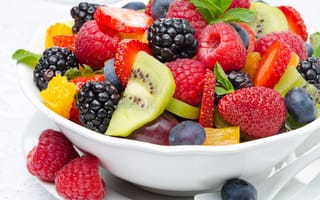 Картинка strawberry, kiwi, десерт, фрукты, berries, клубника, fruit salad, raspberry, dessert, фруктовый салат, ягоды, малина, киви, fruits, strawberries, ежевика
