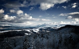Картинка снег, склоны, горизонт, небо, облака, зима, пейзаж, горы, деревья