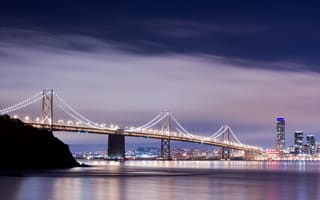 Картинка San Francisco, river, река, облака, city, вода, buildings, Bay Bridge, lights, 2560x1600, небо, sky, отражение, clouds, огни, дома, здания, houses, reflection, город, мост, water