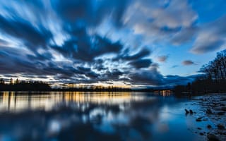 Картинка Канада, гладь, закат, облака, небо, синева, озеро, Британская Колумбия, берег, вода, отражение, вечер, деревья