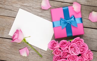 Картинка бутоны, gift, bouquet, день Святого Валентина, бант, коробка, любовь, лепестки, букет, розы, roses, романтика, розовые, Valentine's Day, подарок