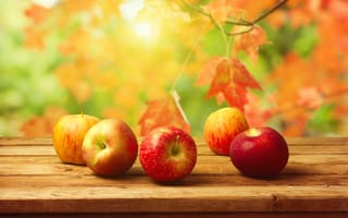 Картинка яблоки, листья, урожай, осень, стол, фрукты