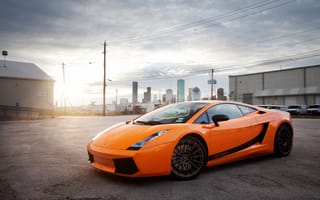 Картинка Lamborghini, orange, Gallardo, ламборгини, галлардо, блик, город, оранжевый, ламборджини, солнце, небо
