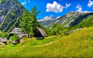 Картинка bovec, природа, Словения, дом, трава, небо, горы, облака, деревья