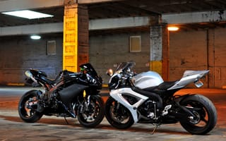 Картинка чёрная матовая, yamaha, р1, gsx-r1000, белый, сузуки, suzuki, yzf-r1, bikes, ямаха, white, мотоциклы, matte black, опоры