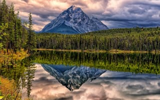 Картинка Canada, Alberta, Канада, отражение, облака, горы, закат, лес, Альберта, пейзаж, скалы, озеро