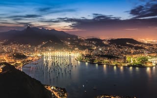 Картинка панорама, вид, бухта, облака, город, освещение, вечер, гуанабара, закат, Рио-де-Жанейро, огни, залив, Бразилия, небо