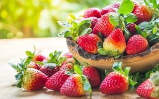 Картинка ягоды, клубника, sweet, fresh, wood, strawberry, спелая, красные