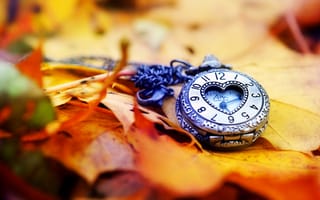 Картинка clock, осень, heart, циферблат, сердце, autumn, hands, dial, часы, стрелки, love, leaves, листья