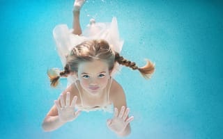 Картинка Happy Summer, плавание, под водой, косички, девочка