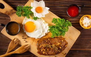Картинка зелень, деревянные вилки, завтрак, яйцо, стейк, доска, цветок, соусы, мясо