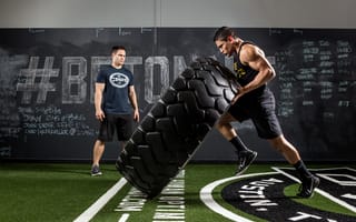 Картинка crossfit, giant tire, pose, strength