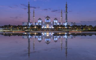 Картинка вода, купола, город, отражение, ночь, освещение, ислам, Абу-Даби, ОАЭ, Эмираты, Мечеть шейха Зайда, пальмы