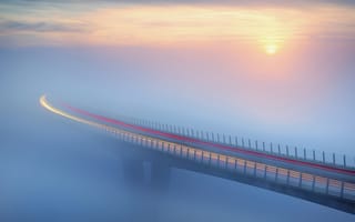 Картинка мост, Солнце, трафик, Ales Komovec, sun, traffic, fog, туман, bridge