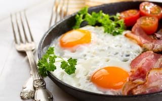 Картинка завтрак, петрушка, помидоры, бекон, яичница