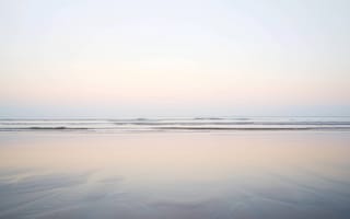 Картинка пастельные тона, закат, пляж, безмятежный, спокойный, морской пейзаж, сумерки, береговая линия, мягкие оттенки, отражение, спокойствие, океан, мирный, песок, горизонт, ИИ искусство