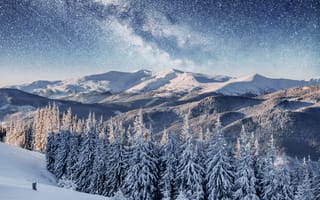 Картинка Карпаты, Украина, гора, зима, зимние, время года, сезоны, сезонные, пейзаж, природа, снег, ночь, звезды, звезда, Млечный Путь