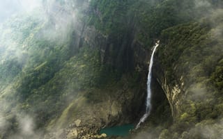 Картинка природа, гора, водопад, туман, дымка