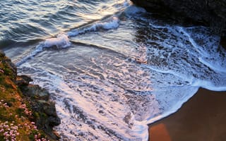Картинка океан, море, вода, природа, берег, побережье, пляж, волна, скала, вечер, закат, заход