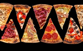 Картинка Пицца, Колбаса, питания, Продукты, Кусок, Черный, Овощи, на, кусочек, часть, кусочки, Пища, черном, фоне, Еда