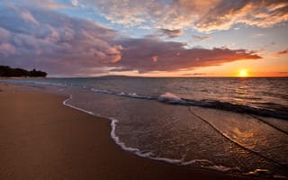 Картинка песок, пена, вечер, закат, тучи, облака, прибой, море, пляж