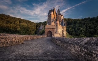 Картинка Германия, дорога, замок, леса, башни, Burg Eltz, брусчатка