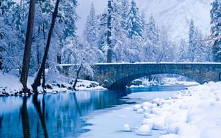 Картинка США, парк, река, зима, снег, заповедник, Калифорния, мост, пейзаж, природа, деревья, Мерсед, лес, Йосемити