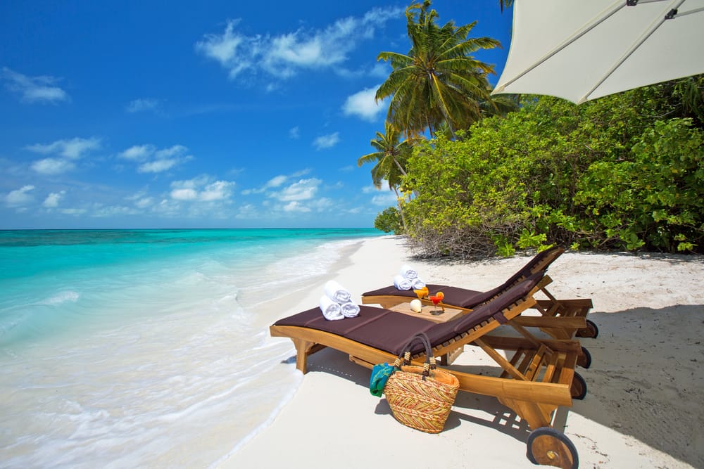 Обои на рабочий стол: море, пляж, тайланд, тропики, лежаки