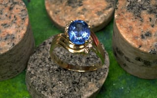 Картинка кольцо с голубым камнем
