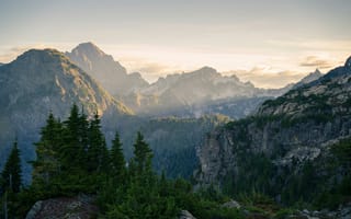 Картинка горы, природа, пейзаж, лес, закат, туман, скалы