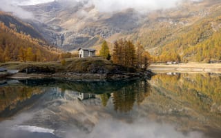Картинка природа, горы, озеро, осень, дом, отражение, пейзаж, лес, спокойствие