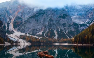 Картинка горы, гора, природа, вода, озеро, пруд, лодка, туман, дымка