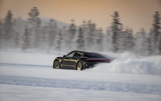 Картинка Porsche Taycan 4S, Porsche Taycan, Porsche, Порше, современная, машины, машина, тачки, авто, автомобиль, транспорт, скорость, быстрый, зима, снег