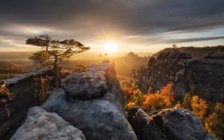 Картинка горы, гора, природа, пейзаж, скала, дерево, вечер, закат, заход, солнце