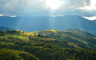 Картинка пейзаж, горы, природа, свет, облака, лес, долина