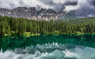 Картинка Carezza Lake,  Тучи,  Отражение,  Горы,  Лес,  Озеро,  Carezza