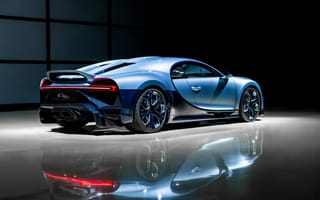 Картинка Bugatti Chiron Profilee, Bugatti Chiron, Bugatti, машины, машина, тачки, авто, автомобиль, транспорт, вид сзади, сзади, синий, отражение