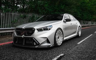 Картинка автомобиль, BMW, тюнинг, серебристый, дорога, колеса, спорт