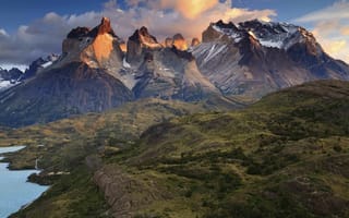 Картинка Patagonia,  Озеро,  Тучи,  Небо,  Закат,  Патагония,  Снег,  Горы,  Природа