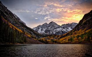 Картинка горы, гора, природа, вода, озеро, пруд, осень, вечер, сумерки, закат, заход